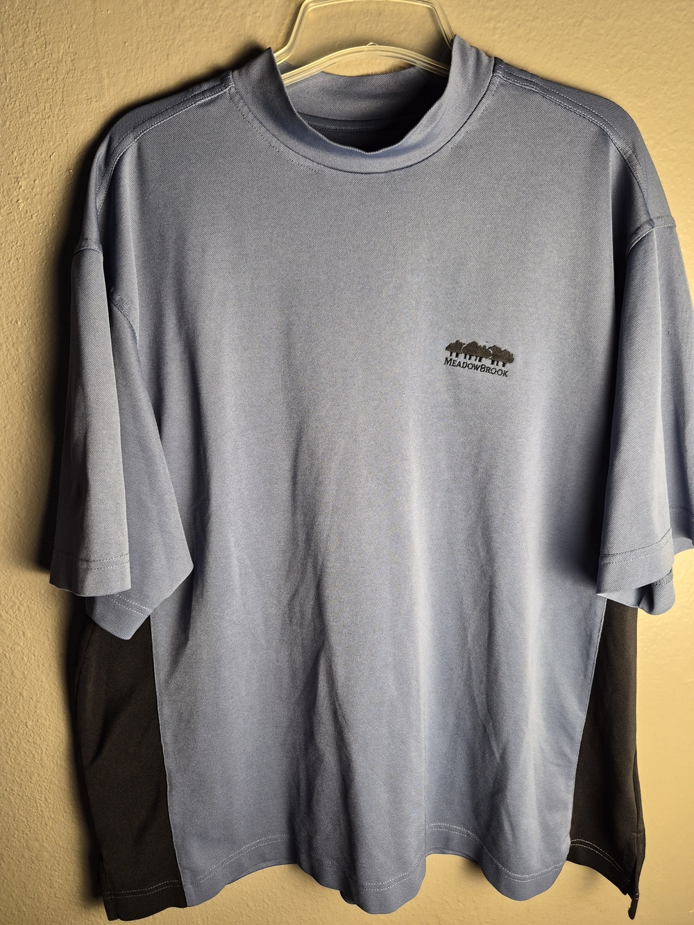 Men’s Meadowbrook Light Blue Short-Sleeve Golf Crewneck Shirt